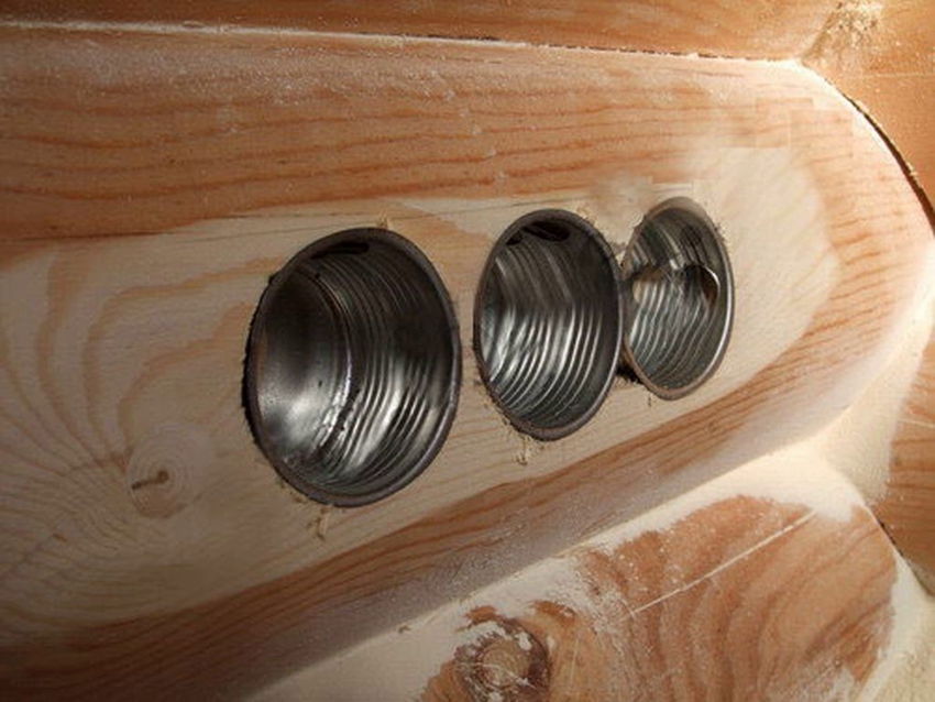 Металлические подрозетники используются только для деревянных стен