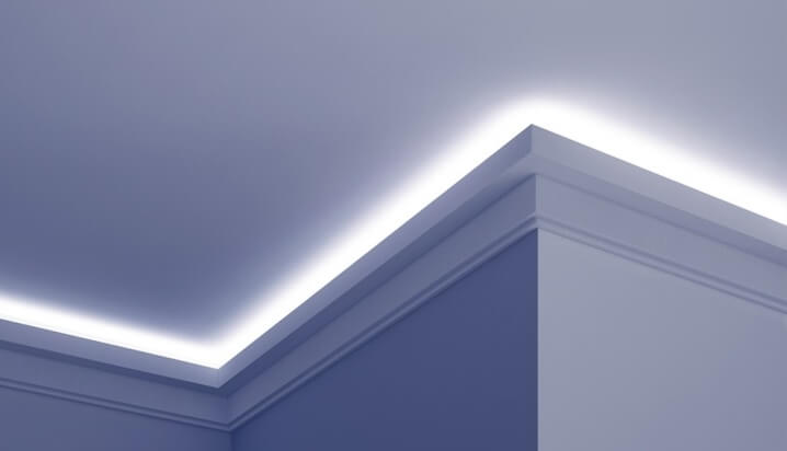 Пример подсветки потолка с использованием потолочного плинтуса