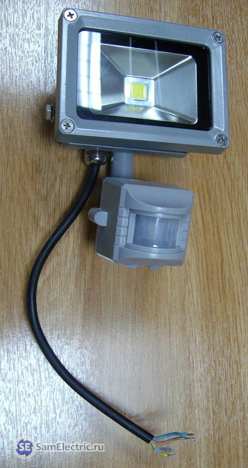 4_Светодиодный прожектор LL-222 с датчиком движения_внешний вид