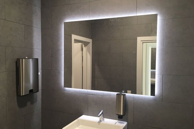 Как установить и подключить зеркало с подсветкой