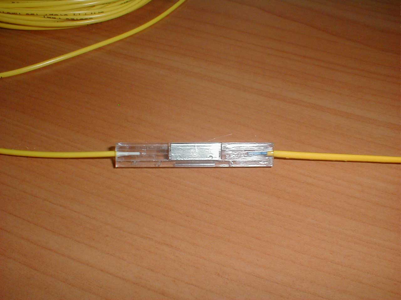 Соединение оптического кабеля.